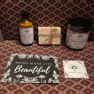 New Giving Tree Chamomile Bath Set